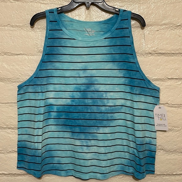 Time and Tru Tops - 🇺🇸 3 for$10 Must bundle 3 🇺🇸 items for discount.